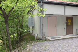 Technikkabine in ehemaliges Telekom-Technikgebäude integriert (Karlsbad)