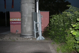 Aufsatz für einen Betonmast um die Antenne mittig oben anbringen zu können (Karlsruhe)